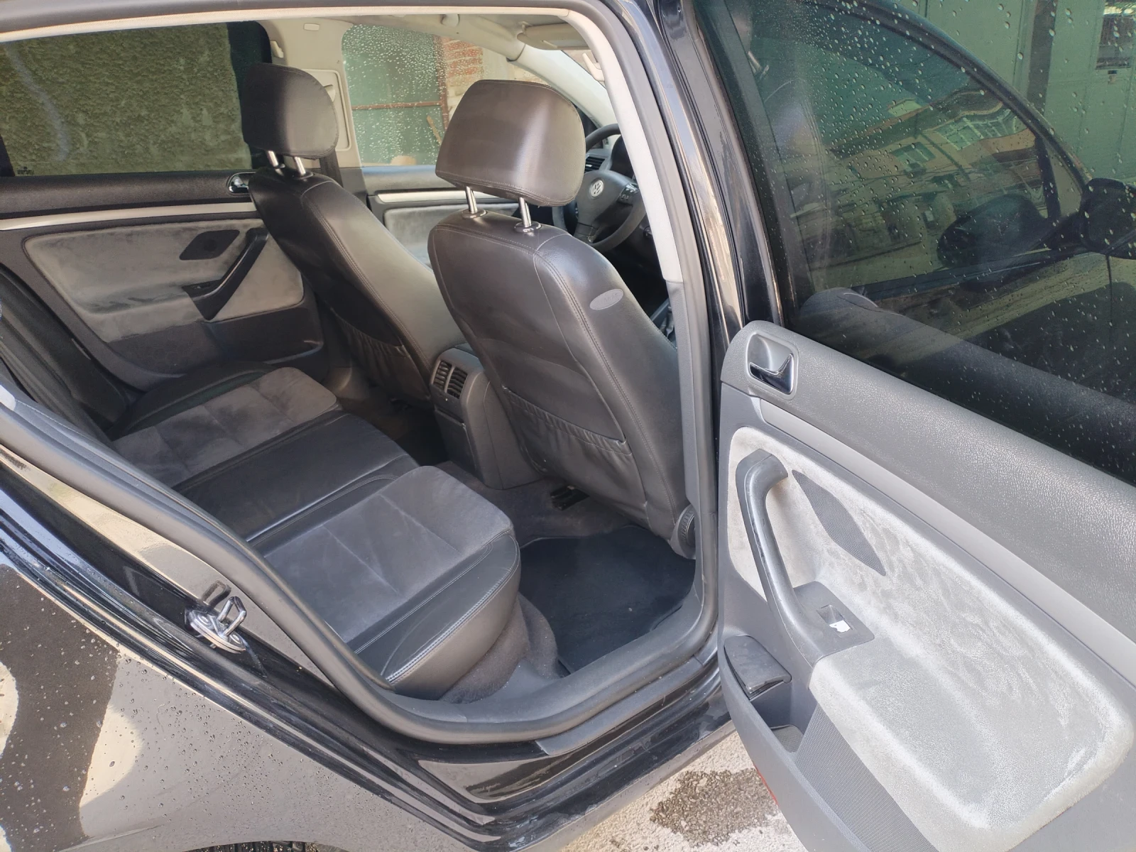 VW Golf 2.0 TDI+ BKD 180hp 6ск 4х4 Подгрев Нави Вс екстри , снимка 11 - Автомобили и джипове - 53837909