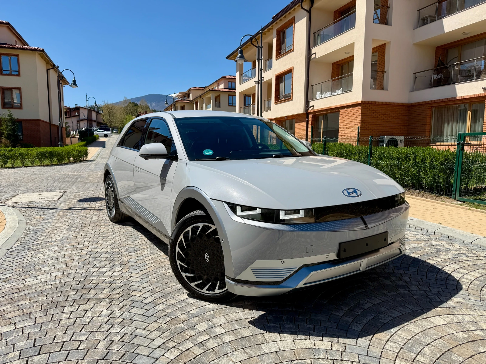 Hyundai Ioniq 5 77kWh Uniq AWD, снимка 2 - Автомобили и джипове - 54323895