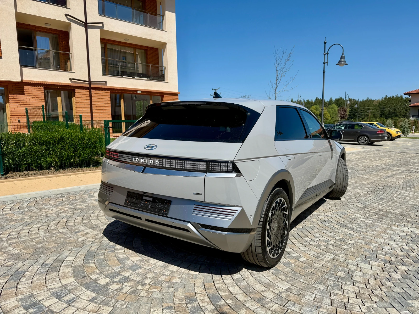 Hyundai Ioniq 5 77kWh Uniq AWD, снимка 7 - Автомобили и джипове - 54323895