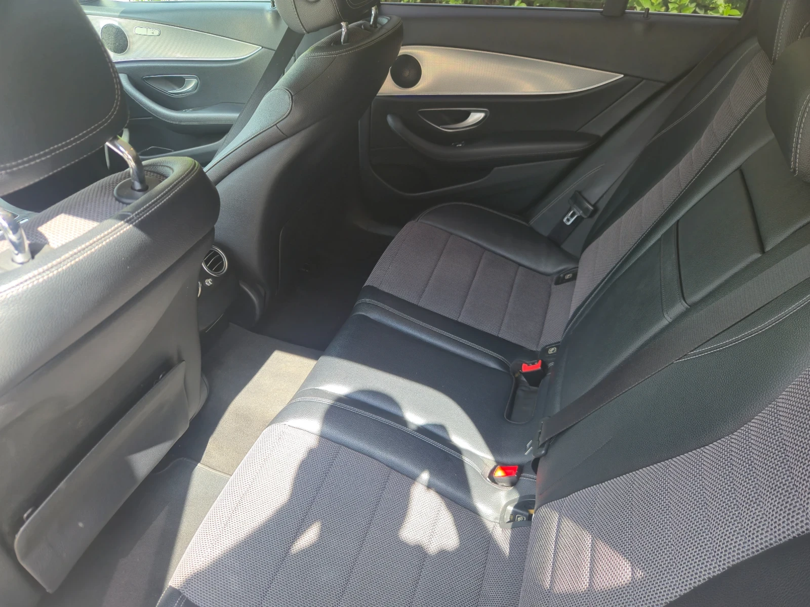 Mercedes-Benz E 220 Mercedes-Benz  E 220 9G , снимка 5 - Автомобили и джипове - 55019350