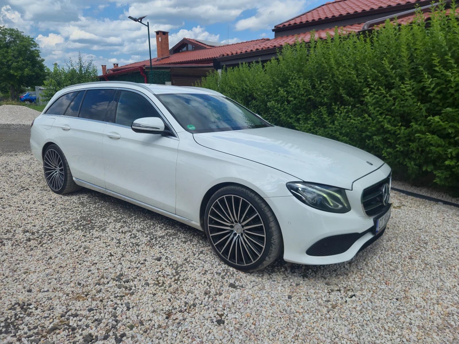 Mercedes-Benz E 220 Mercedes-Benz  E 220 9G , снимка 11 - Автомобили и джипове - 55019350