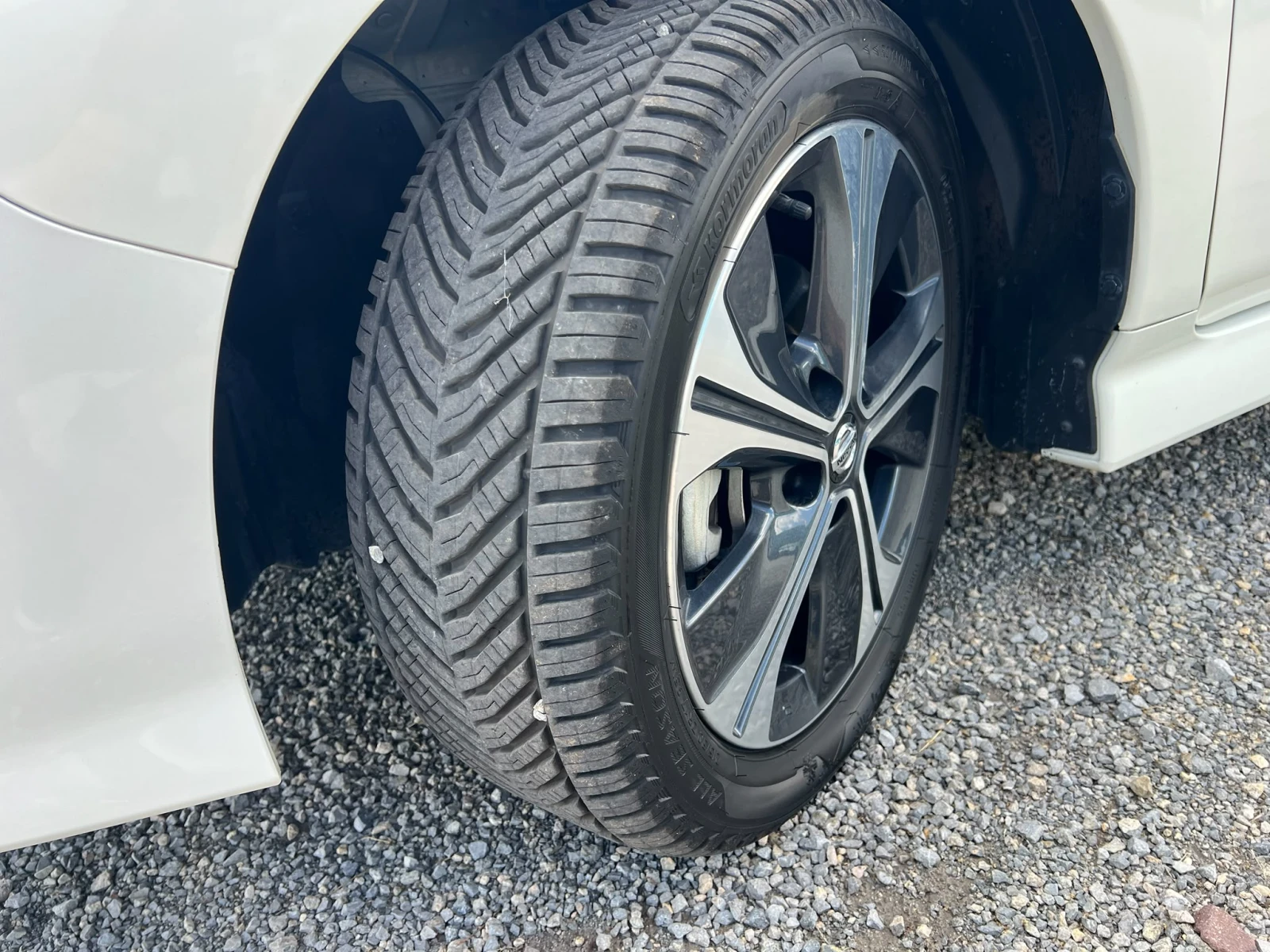 Nissan Leaf  64KW N-Connecta Keyless SoH 100%, снимка 17 - Автомобили и джипове - 55068908