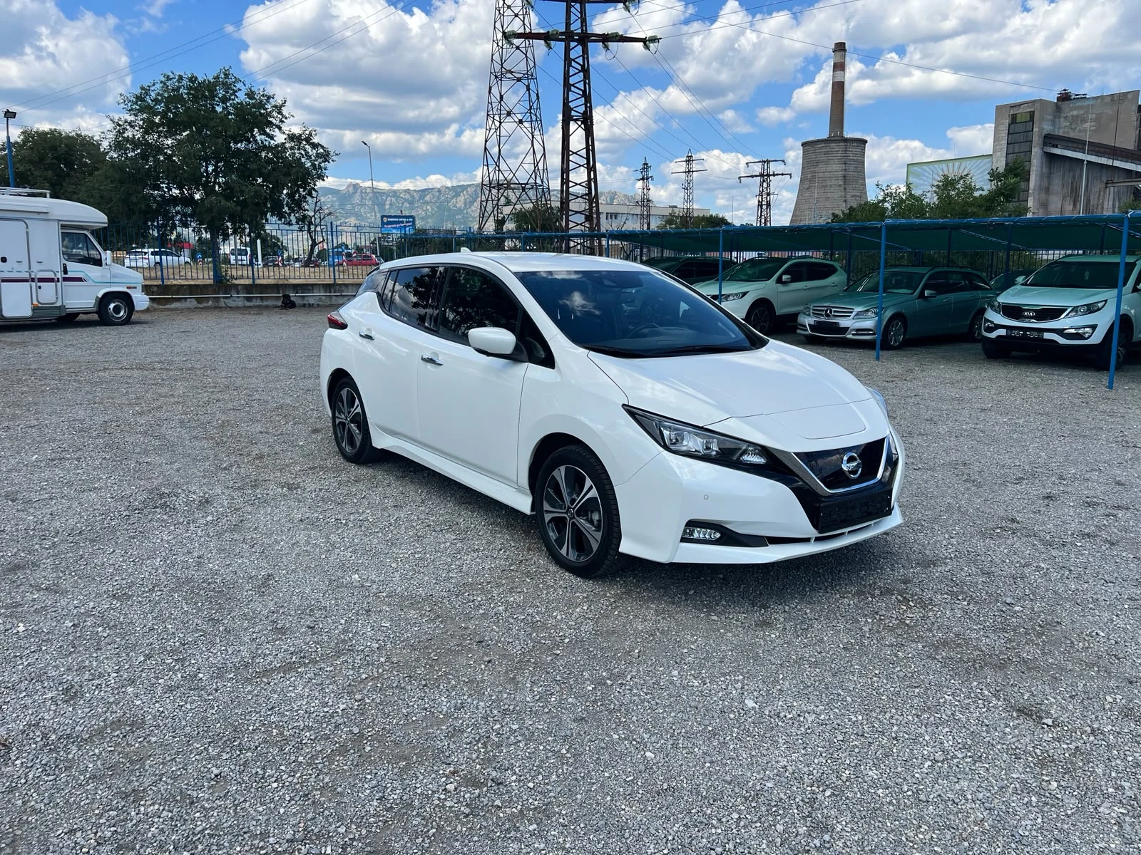 Nissan Leaf  64KW N-Connecta Keyless SoH 100%, снимка 3 - Автомобили и джипове - 55068908