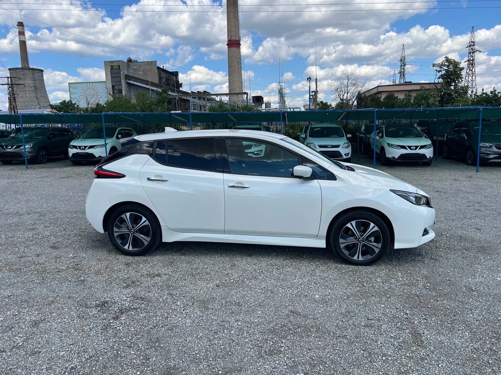 Nissan Leaf  64KW N-Connecta Keyless SoH 100%, снимка 4 - Автомобили и джипове - 55068908
