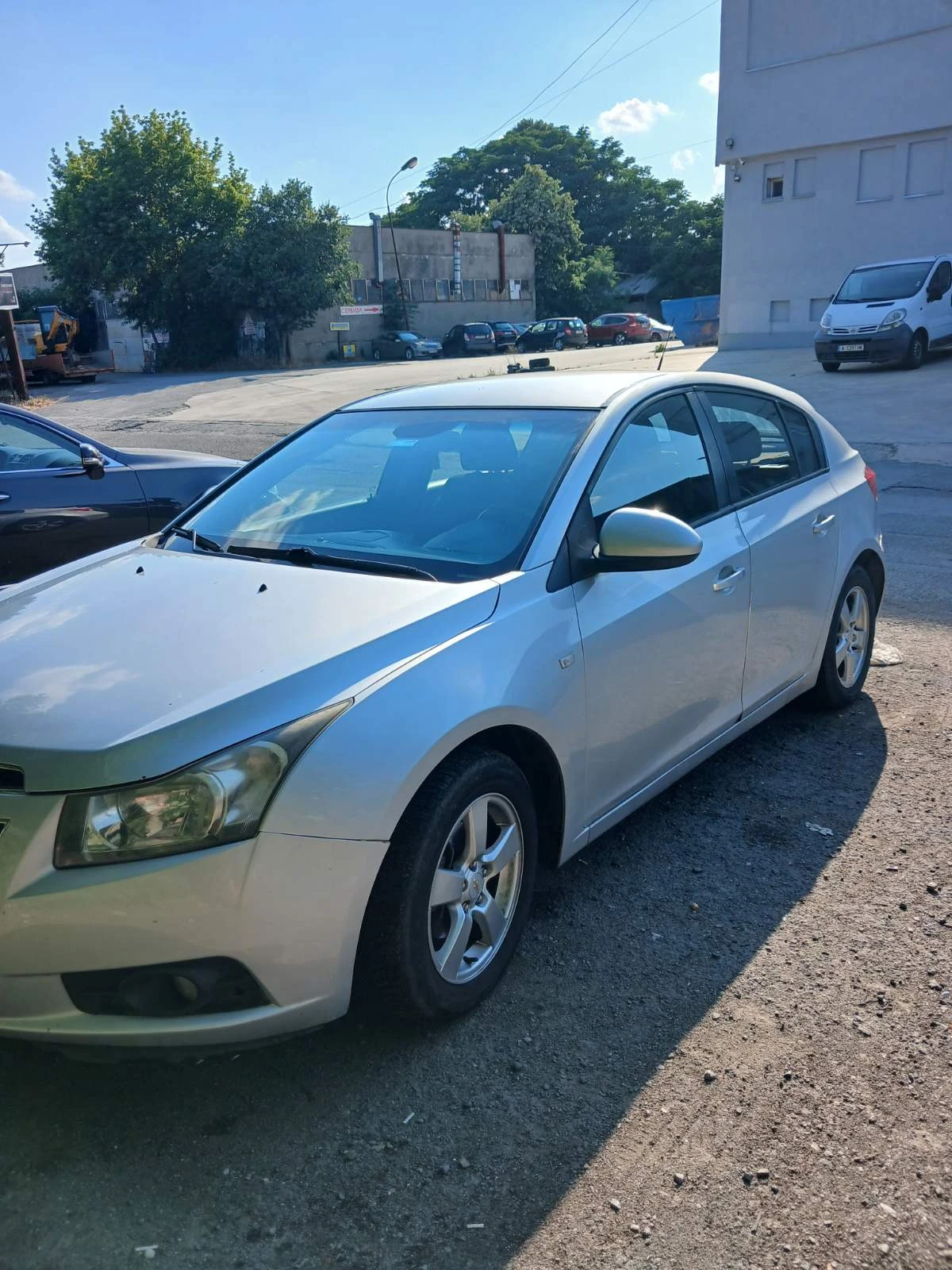 Chevrolet Cruze, снимка 2 - Автомобили и джипове - 55165200