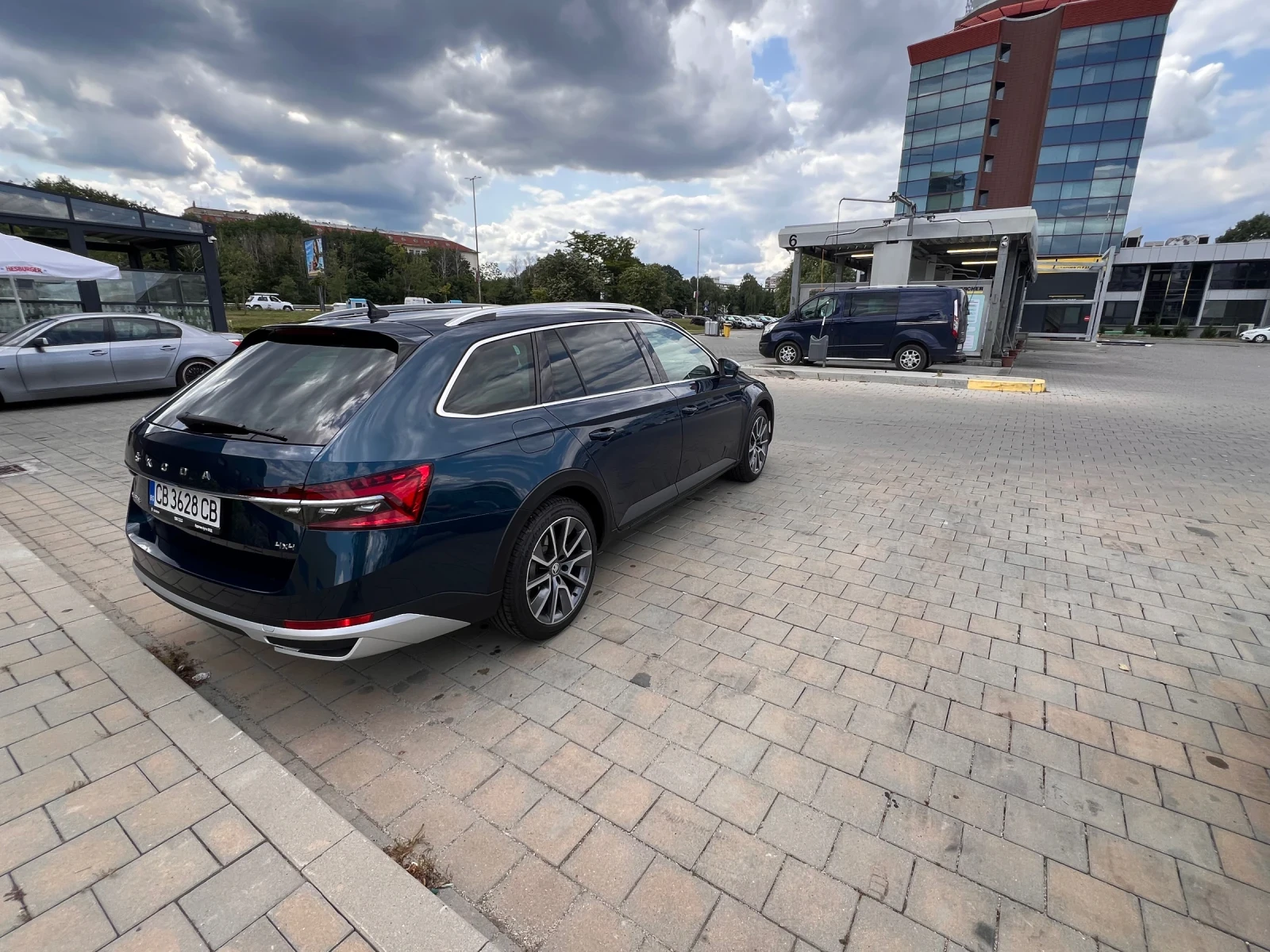 Skoda Superb Scout, снимка 6 - Автомобили и джипове - 55180476