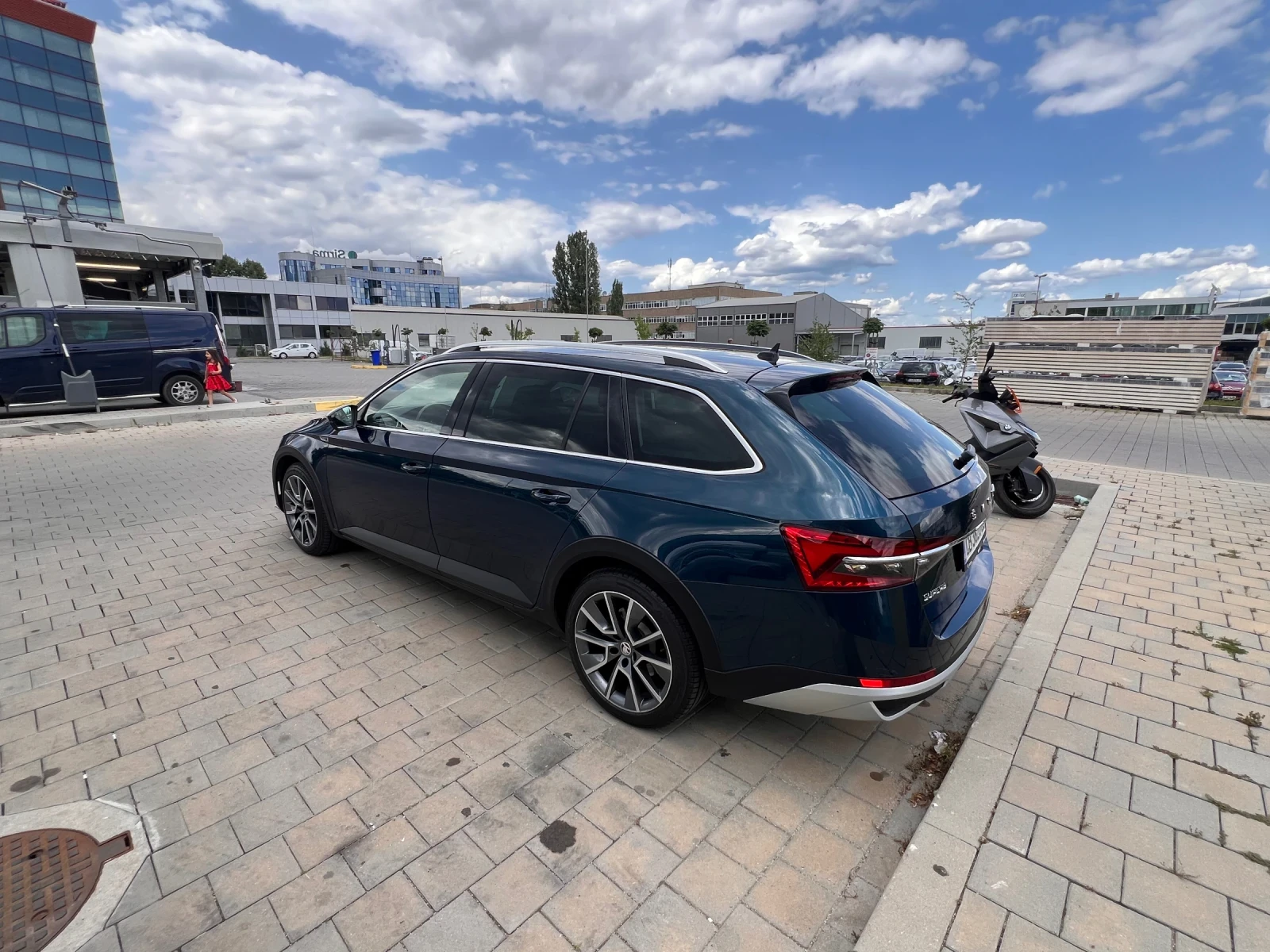 Skoda Superb Scout, снимка 7 - Автомобили и джипове - 55180476