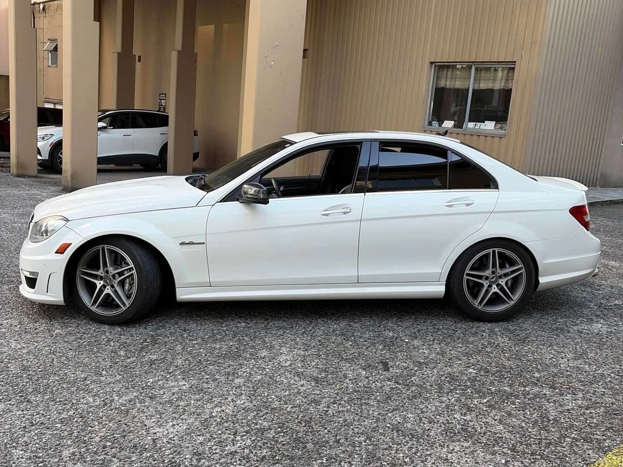 Mercedes-Benz C 63 AMG * АВТОКРЕДИТ БЕЗ ПЪРВОНАЧАЛНА ВНОСКА* , снимка 2 - Автомобили и джипове - 55610043