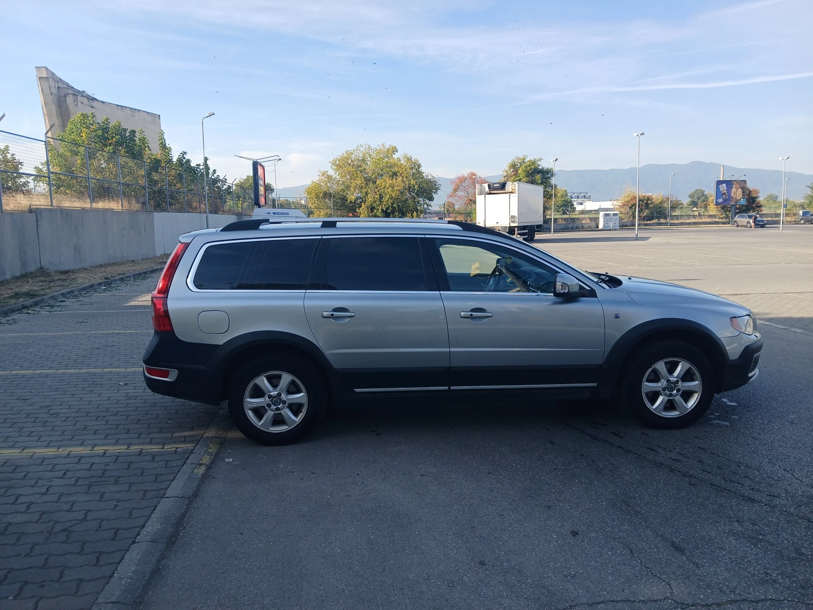 Volvo Xc70 D5 4x4 Швейцария, снимка 8 - Автомобили и джипове - 56155178