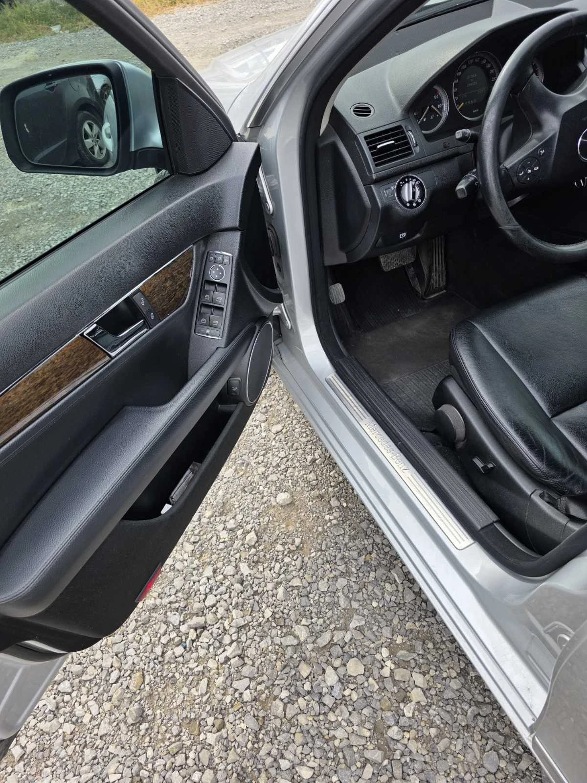 Mercedes-Benz C 220, снимка 7 - Автомобили и джипове - 56517919