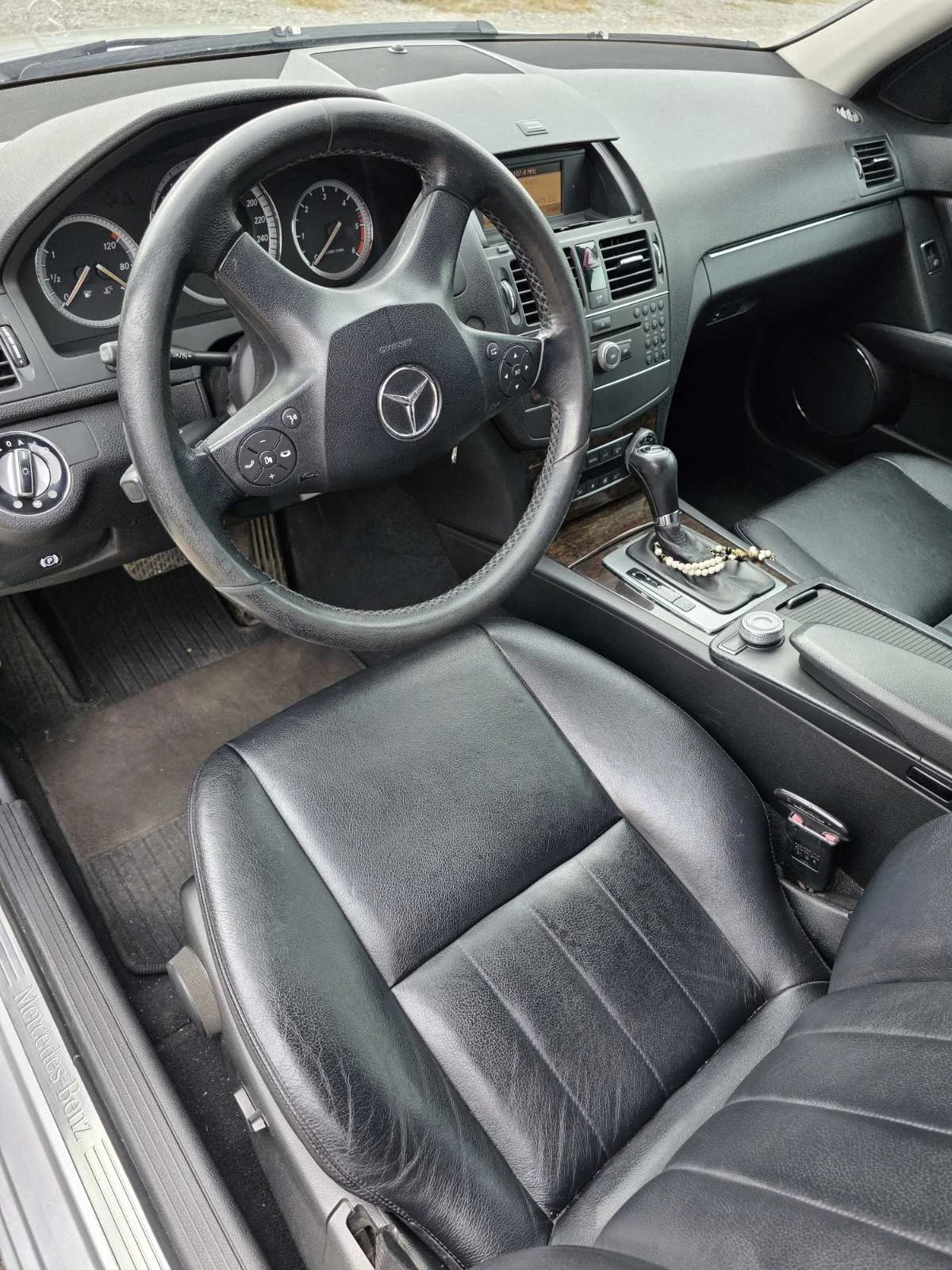 Mercedes-Benz C 220, снимка 6 - Автомобили и джипове - 56517919