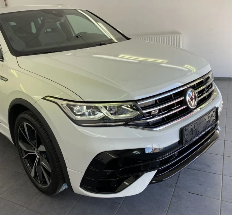 VW Tiguan 2.0 TSI.R-Line.320 HP.4Motion.Navi.Led.Kamera.Acc, снимка 2 - Автомобили и джипове - 52787197