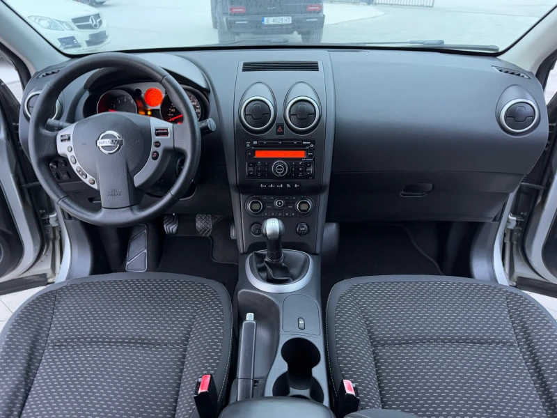 Nissan Qashqai 1.6 i Напълно обслужен автомобил !!!, снимка 13 - Автомобили и джипове - 53540962