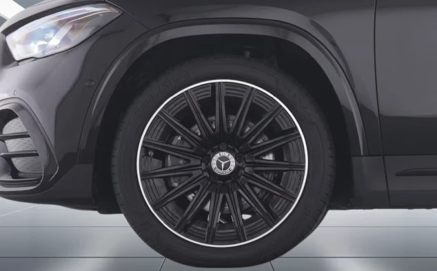 Mercedes-Benz GLA 220 d 4Matic = AMG Line = Advanced Plus Гаранция, снимка 4 - Автомобили и джипове - 54728615