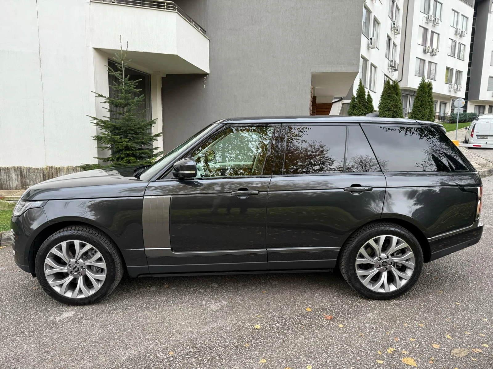 Land Rover Range rover 4.4 / SDV8 / AUTOBIOGRAPHY / ФЕЙС - изображение 4