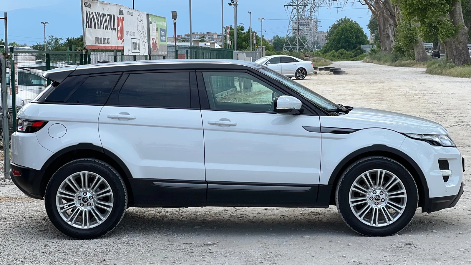 Land Rover Range Rover Evoque 2.2= TD4= NAVI= KAMERA= MERIDIAN=  - изображение 4