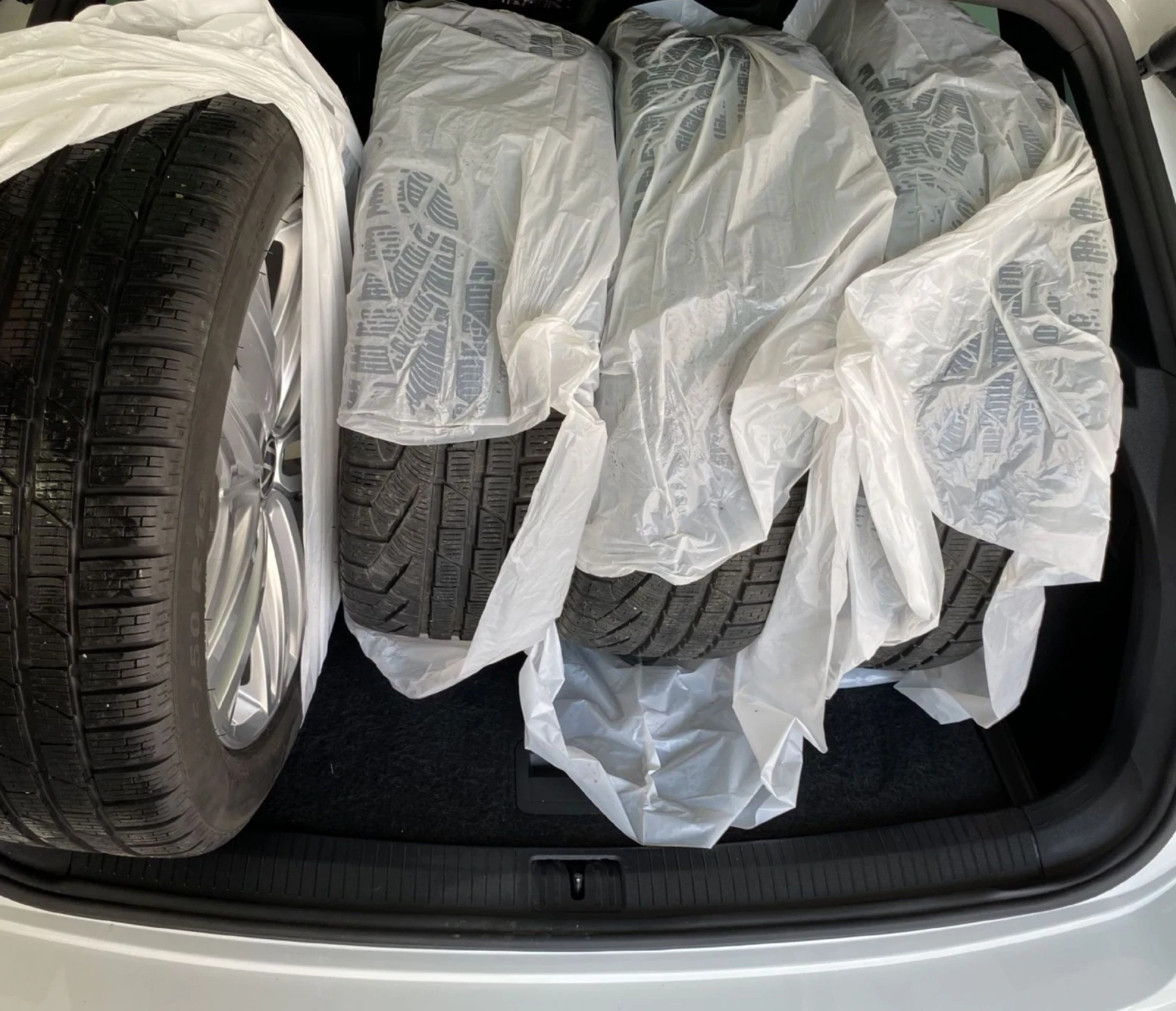 VW Tiguan 2.0 TSI.R-Line.320 HP.4Motion.Navi.Led.Kamera.Acc | Mobile.bg � ����������� 17