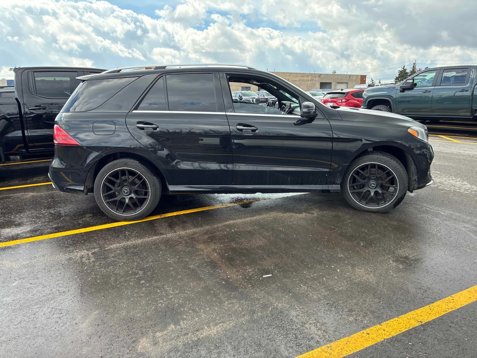 Mercedes-Benz GLE 350 D * AMG * CARFAX * , снимка 4 - Автомобили и джипове - 54217789