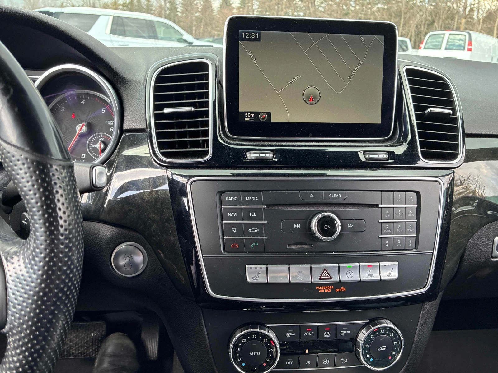 Mercedes-Benz GLE 350 D * AMG * CARFAX * , снимка 9 - Автомобили и джипове - 54217789