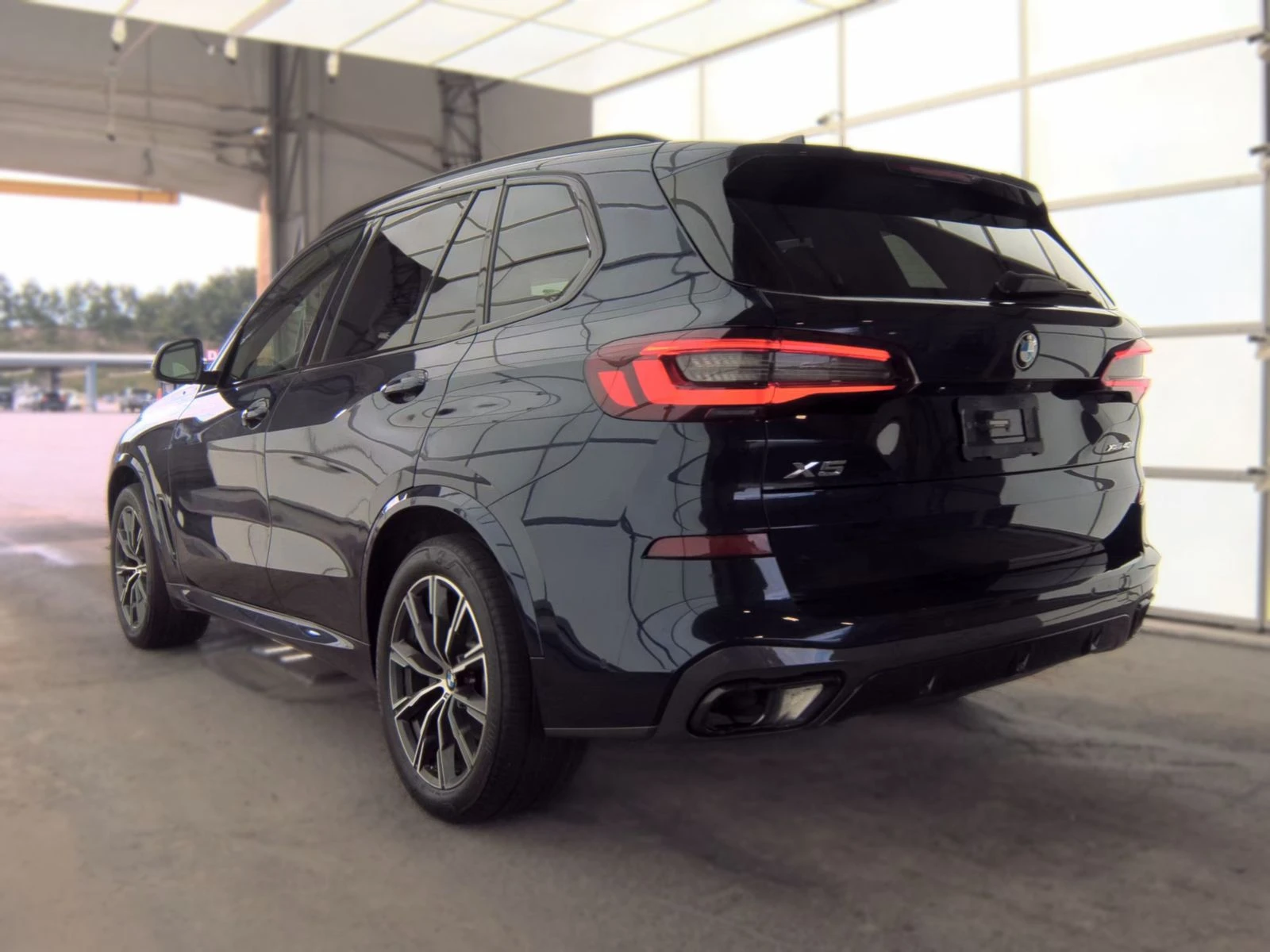 BMW X5 xDrive40i * М пакет* CARFAX* ОПЦИЯ ЗА ФИНАНСИРАНЕ*, снимка 4 - Автомобили и джипове - 55530651