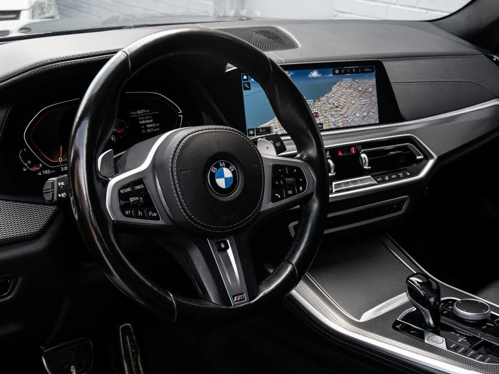 BMW X5 MPACK* HUD* 360* HARMAN* ОБДУХ* SKYLOUNGE, снимка 7 - Автомобили и джипове - 55645393