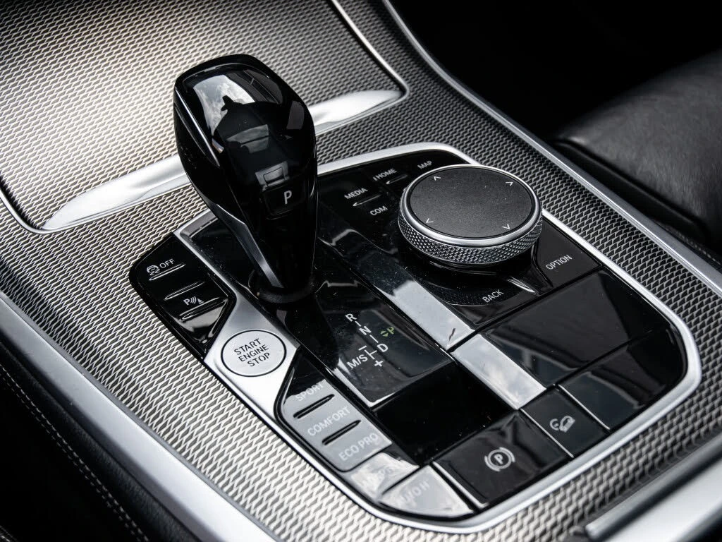 BMW X5 MPACK* HUD* 360* HARMAN* ОБДУХ* SKYLOUNGE, снимка 13 - Автомобили и джипове - 55645393