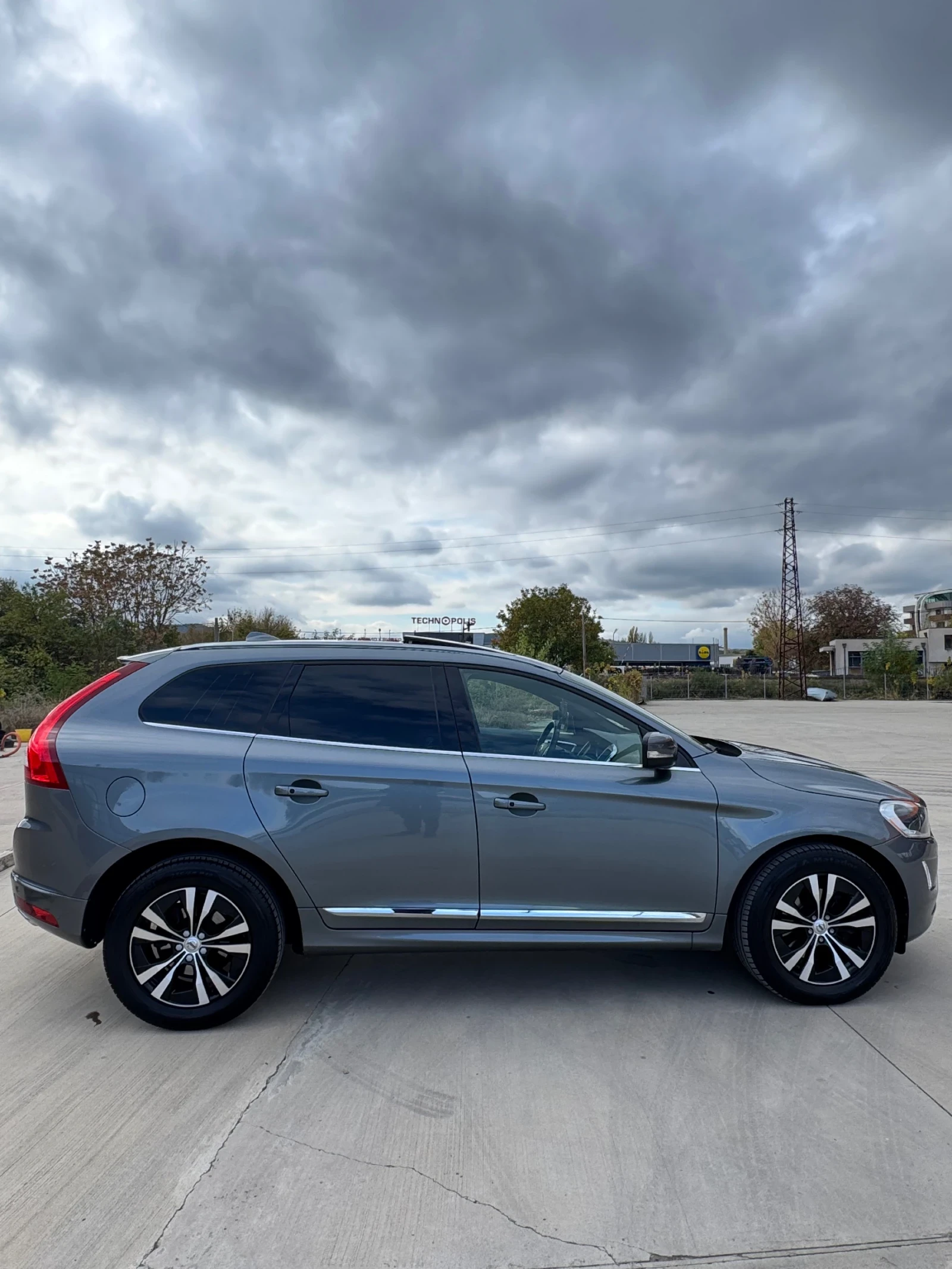 Volvo XC60  2.0D 190кс.R-DEING, снимка 5 - Автомобили и джипове - 56410517