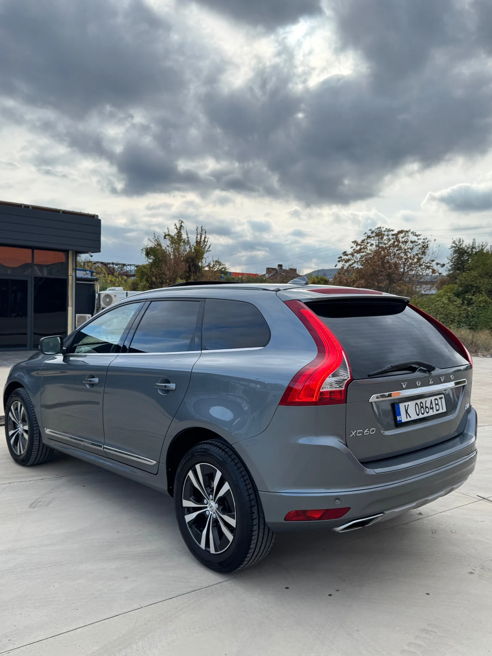 Volvo XC60  2.0D 190кс.R-DEING, снимка 6 - Автомобили и джипове - 56410517