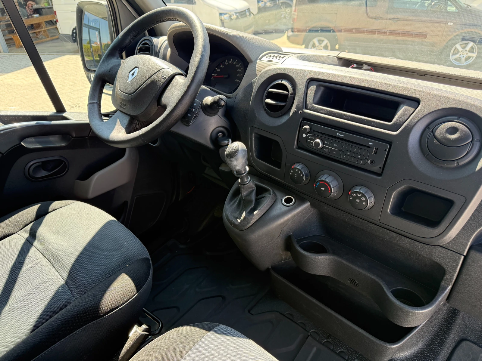 Renault Master 2.3dCI Две странични врати Климатик Euro 5b - изображение 10