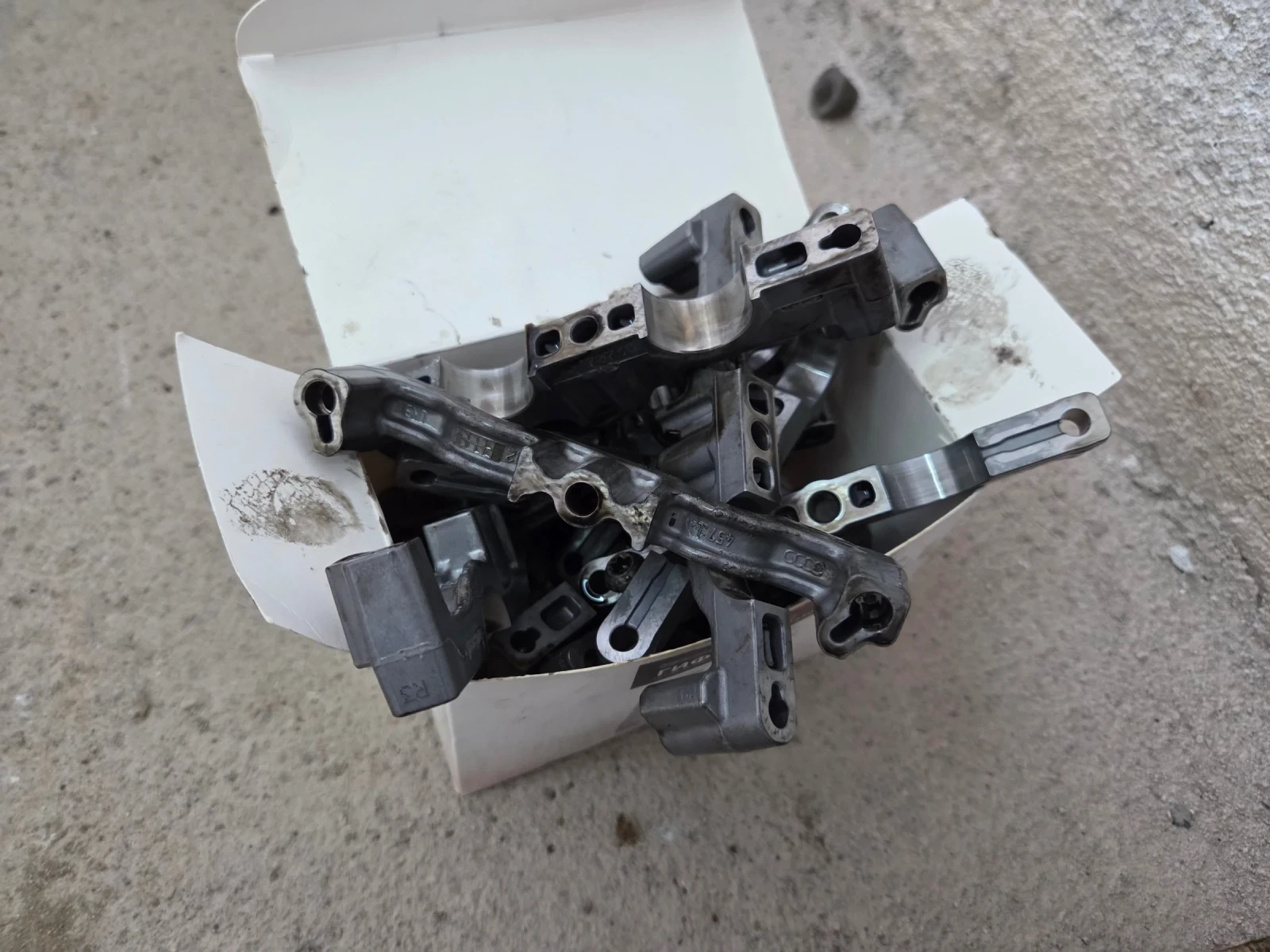 Цилиндрови глави 3.0TDI CRC Audi/VW/Porsche Touareg Q7 A6 A7 A8 Cayenn, снимка 8 - Части - 53728661