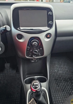 Toyota Aygo Перфектна, Лична Кола - 9900 лв. / 5061.79 € - 19588166 16