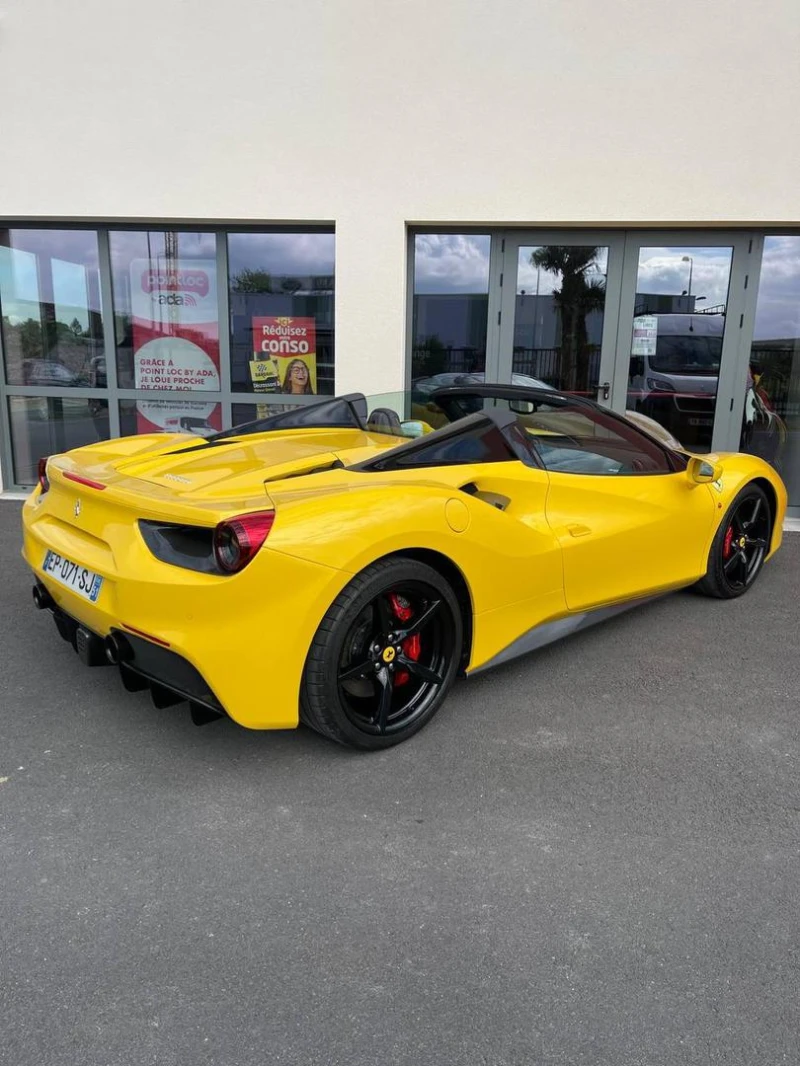 Ferrari 488 Spider, снимка 2 - Автомобили и джипове - 52656812
