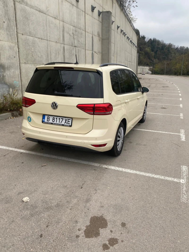 VW Touran, снимка 4 - Автомобили и джипове - 52724217