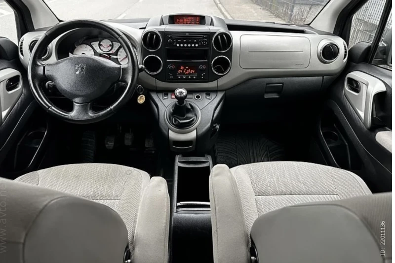 Peugeot Partner 1.6HDI, снимка 6 - Автомобили и джипове - 53396452