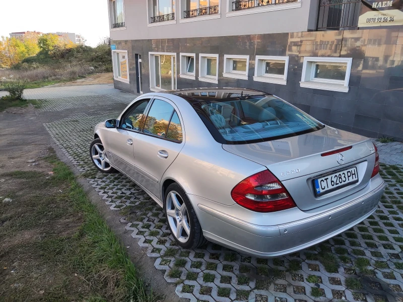 Mercedes-Benz E 220 Авангард, снимка 3 - Автомобили и джипове - 53403252