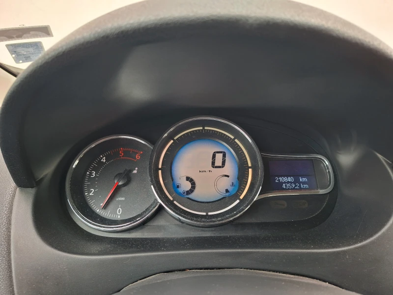 Renault Megane / Fluence 1.5 dci 110 к.с Facelift , снимка 12 - Автомобили и джипове - 53420816