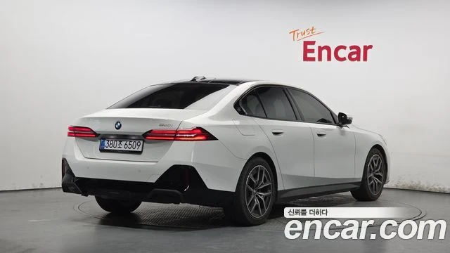 BMW 520, снимка 2 - Автомобили и джипове - 56077724