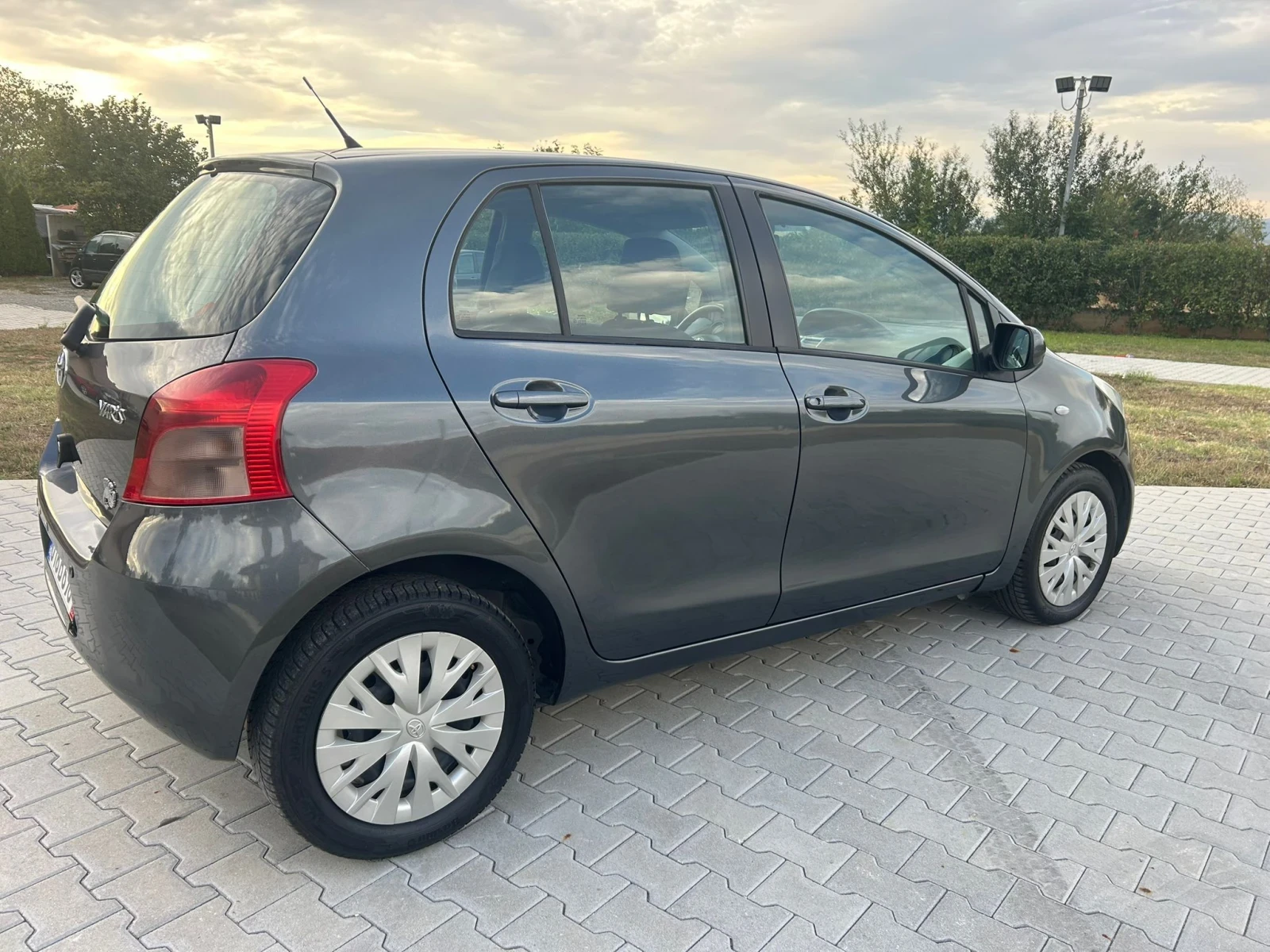Toyota Yaris 1.3 5P Navi (64 kw) ГАЗОВА УРЕДБА - изображение 3