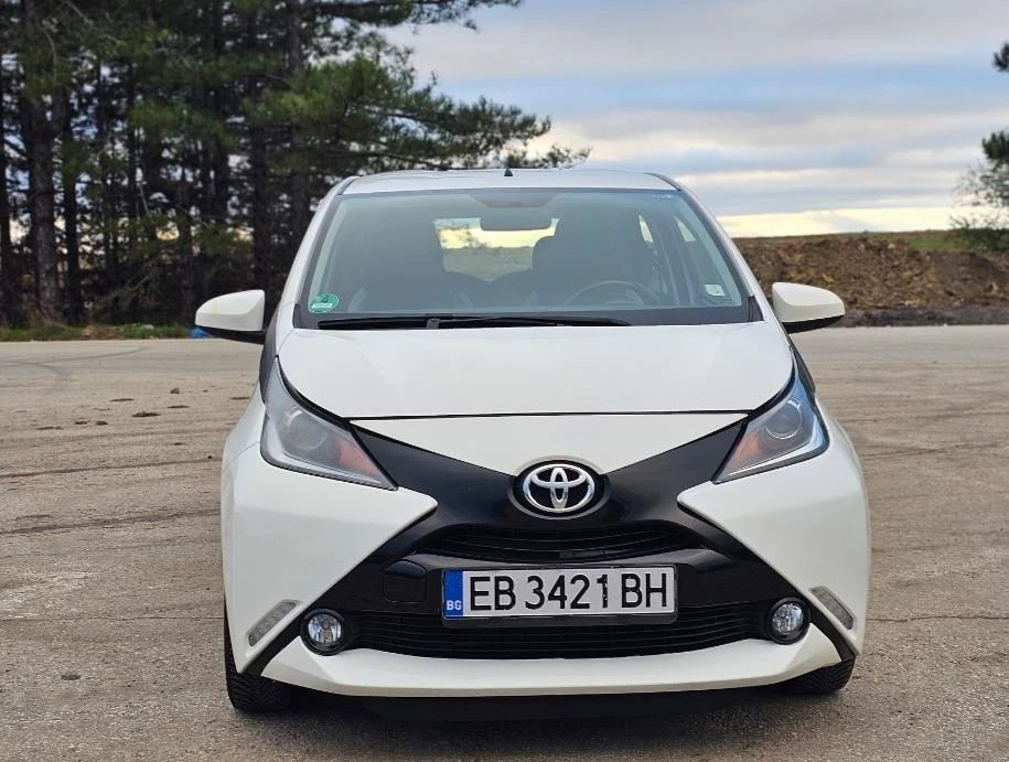 Toyota Aygo Перфектна, Лична Кола - изображение 8