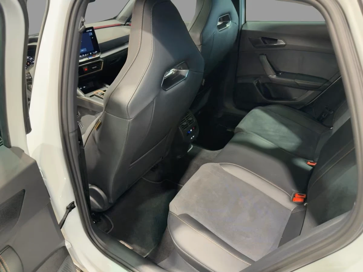 Cupra Formentor VZ* PANO* MEMORY* KEYLESS* 360CAM* DISTR, снимка 8 - Автомобили и джипове - 54456238