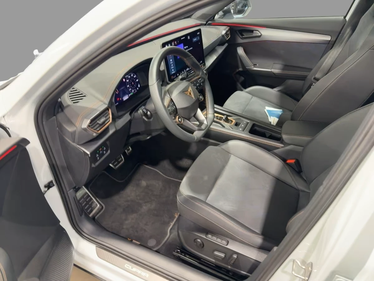 Cupra Formentor VZ* PANO* MEMORY* KEYLESS* 360CAM* DISTR, снимка 5 - Автомобили и джипове - 54456238