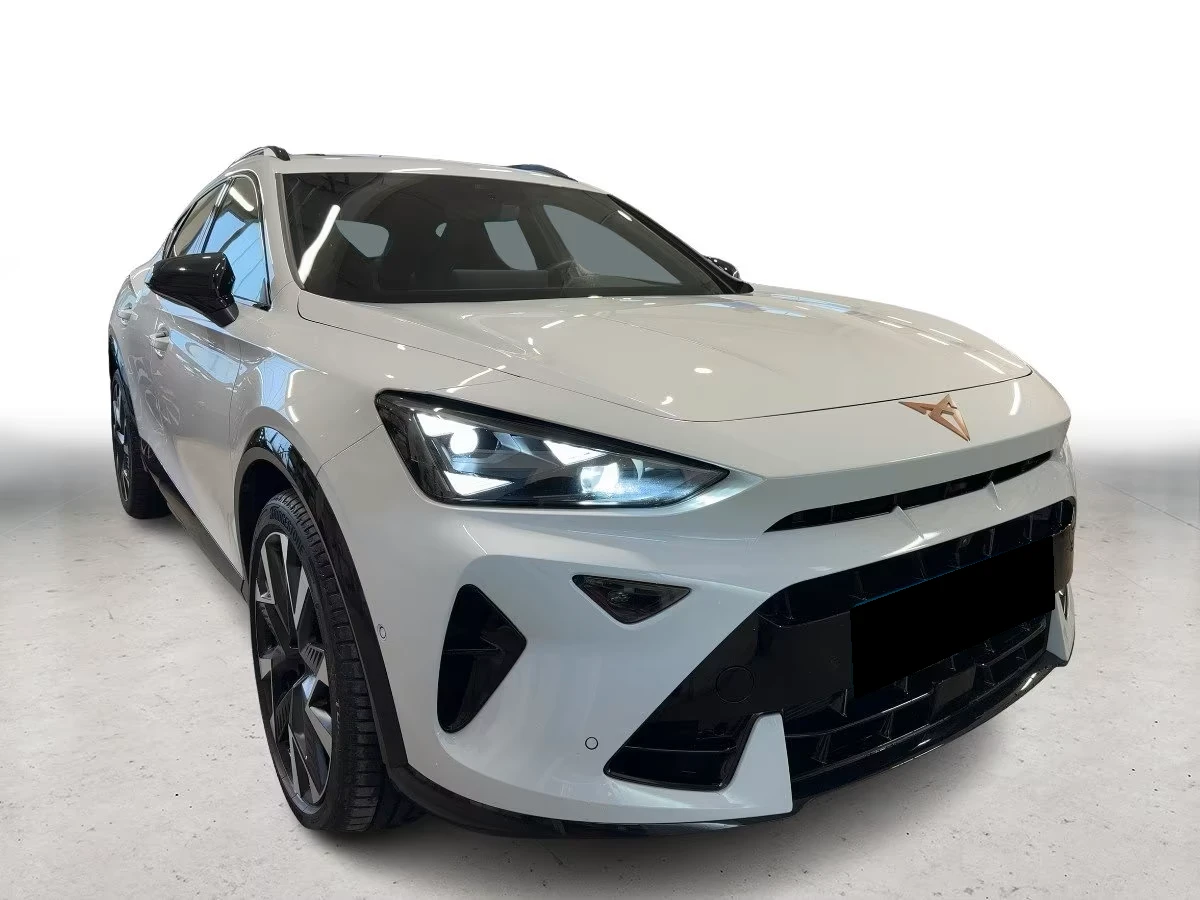 Cupra Formentor VZ* PANO* MEMORY* KEYLESS* 360CAM* DISTR, снимка 2 - Автомобили и джипове - 54456238