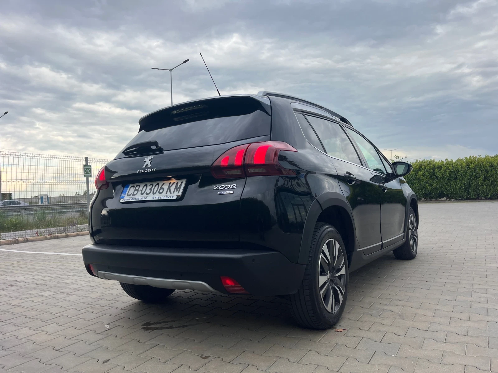 Peugeot 2008 1.2 PureTech, снимка 6 - Автомобили и джипове - 54609168
