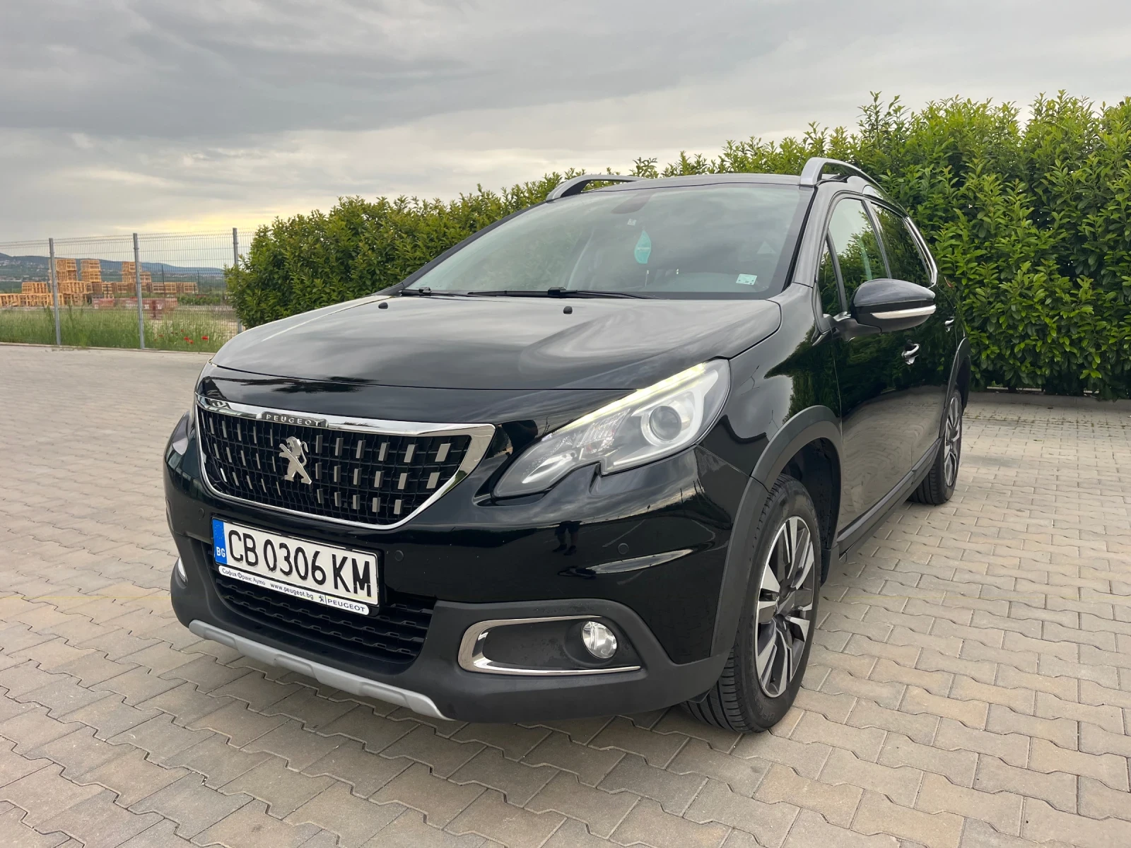 Peugeot 2008 1.2 PureTech, снимка 2 - Автомобили и джипове - 54609168