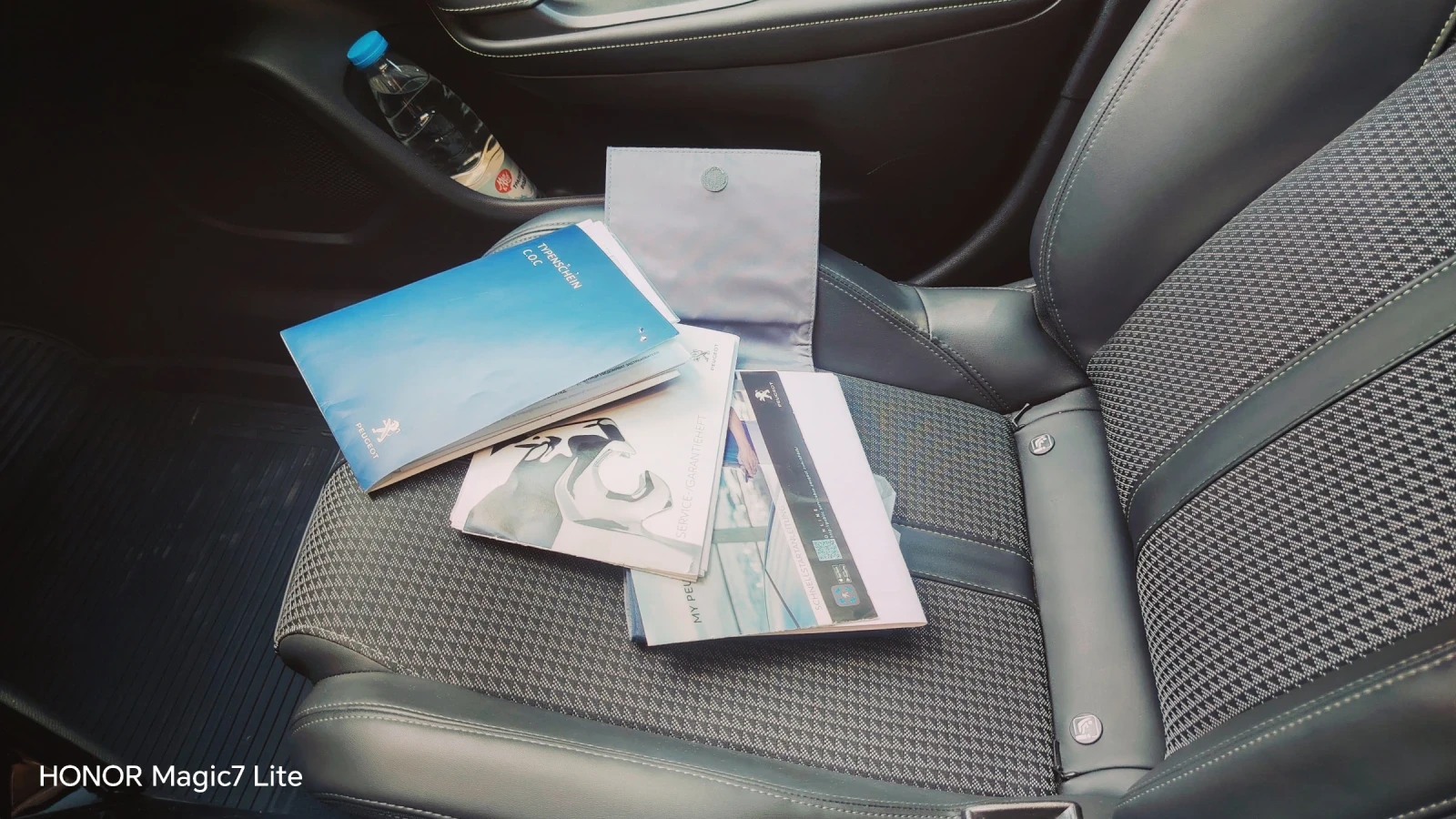 Peugeot 2008 GT 57kw, снимка 11 - Автомобили и джипове - 54808408