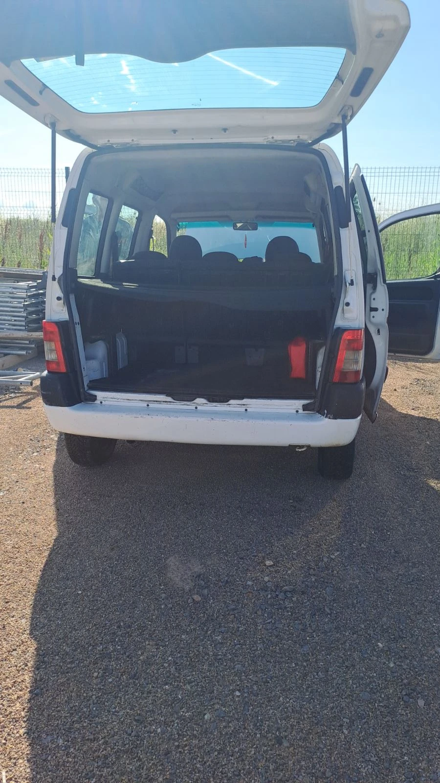 Peugeot Partner 1.6 HDI, снимка 2 - Автомобили и джипове - 55455841