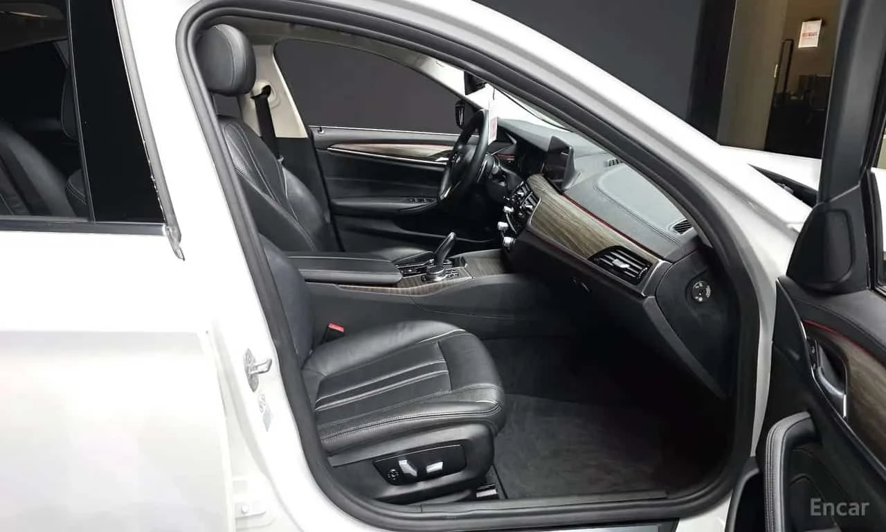 BMW 530 КРАЙНА ЦЕНА ДО БЪЛГАРИЯ * АВТОКРЕДИТ, снимка 11 - Автомобили и джипове - 55571968