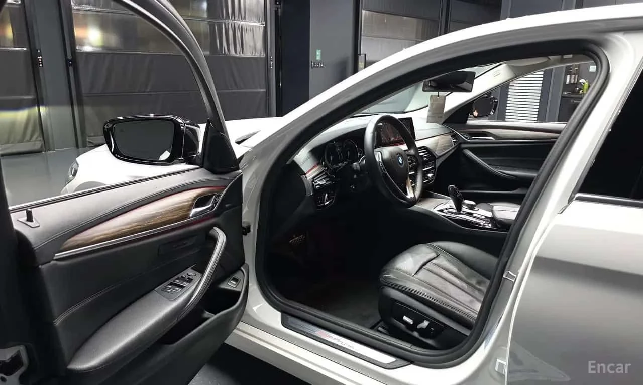 BMW 530 КРАЙНА ЦЕНА ДО БЪЛГАРИЯ * АВТОКРЕДИТ, снимка 10 - Автомобили и джипове - 55571968