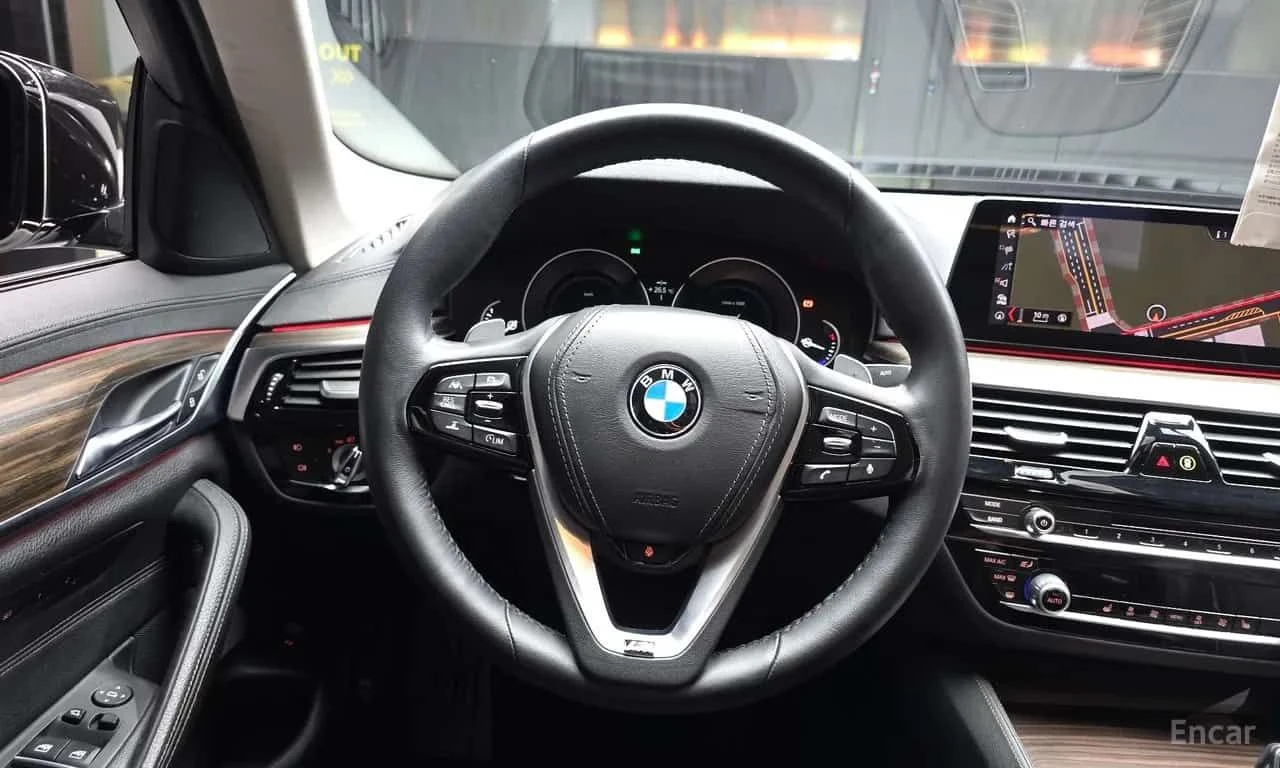 BMW 530 КРАЙНА ЦЕНА ДО БЪЛГАРИЯ * АВТОКРЕДИТ, снимка 13 - Автомобили и джипове - 55571968