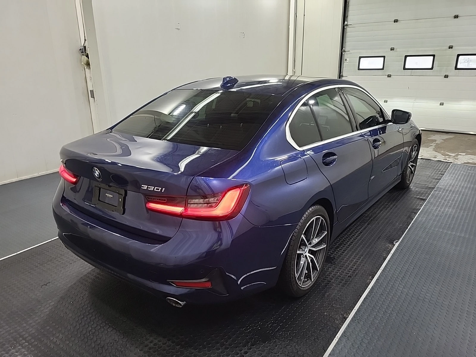 BMW 330 I XDRIVE /Carfax / Автокредит , снимка 3 - Автомобили и джипове - 56076217